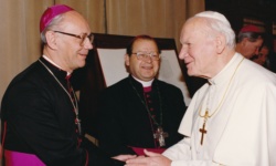 Weihbischof Weider Mit Papst Johannes-Paul Ii Und Bischof Rudolf Mueller Goerlitz (Hintergrund)
