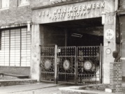 Wälzlagerfabrik &Quot;Josef Orlopp&Quot; Eingang Josef-Orlopp-Straße, 1983, Vorderseite